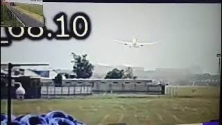 Понад 290 людей загинули в авіакатастрофі в Індії: відео падіння літака