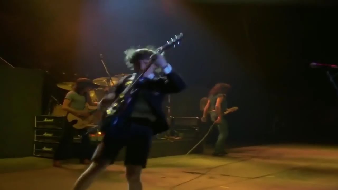 AC/DC - Live Wire (1979 Paris) - YouTube