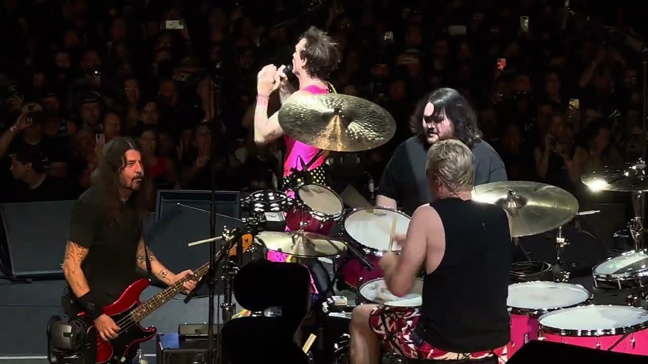 Taylor Hawkins Tribute Concert, Hot for Teacher w/Wolfgang Van Halen in Los Angeles at the Forum - YouTube