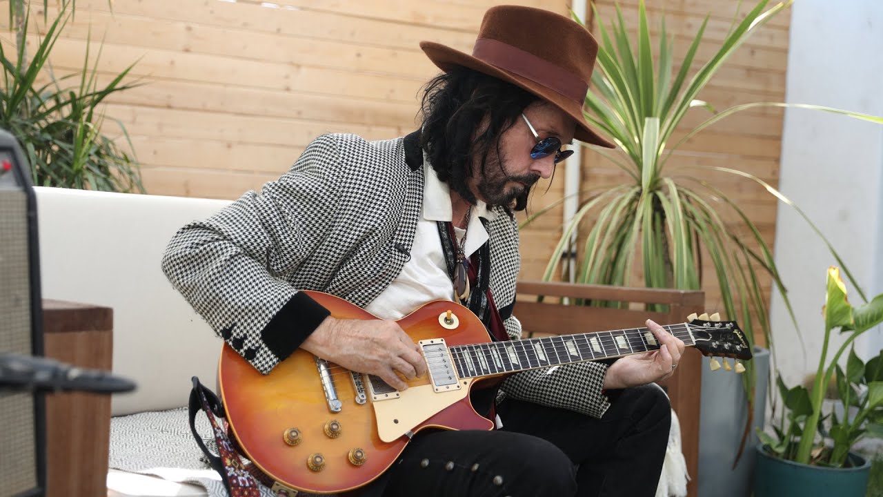 Mike Campbell | Desert Island Guitars & The Dirty Knobs - YouTube